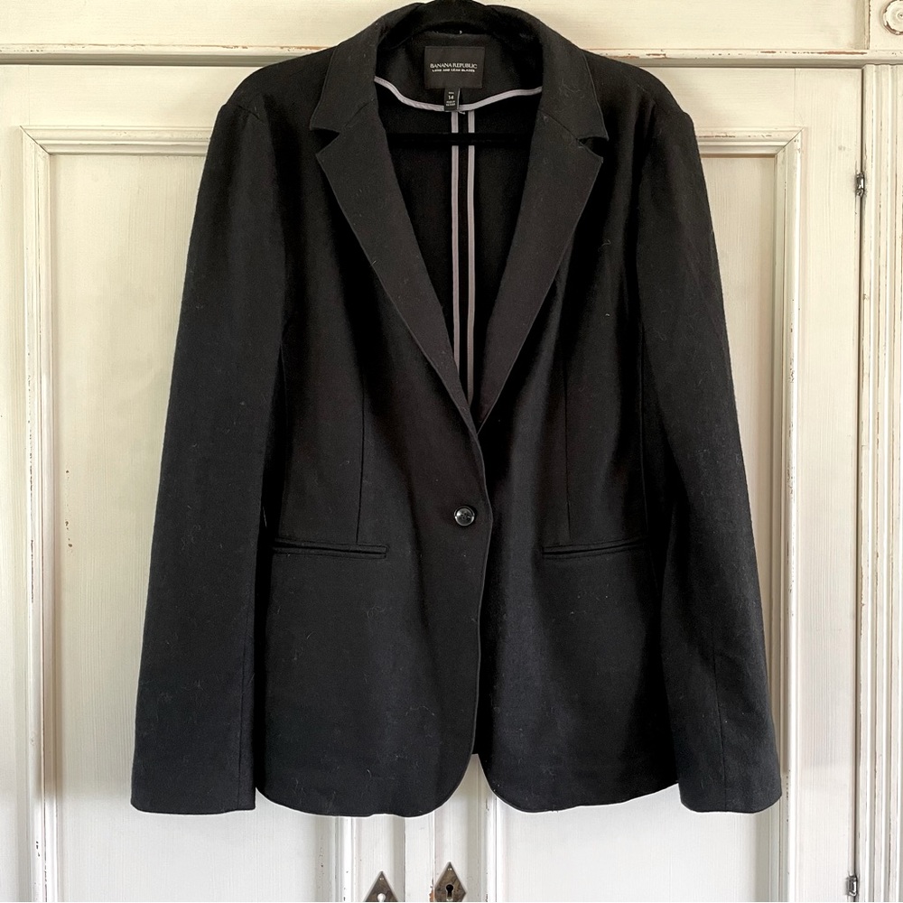 Black wool blazer 14